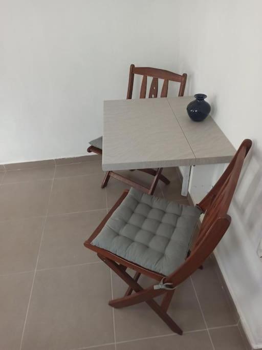 Δίκλινο Δωμάτιο Δονούσα Με Εξαιρετικό Μπαλκόνι Exterior photo